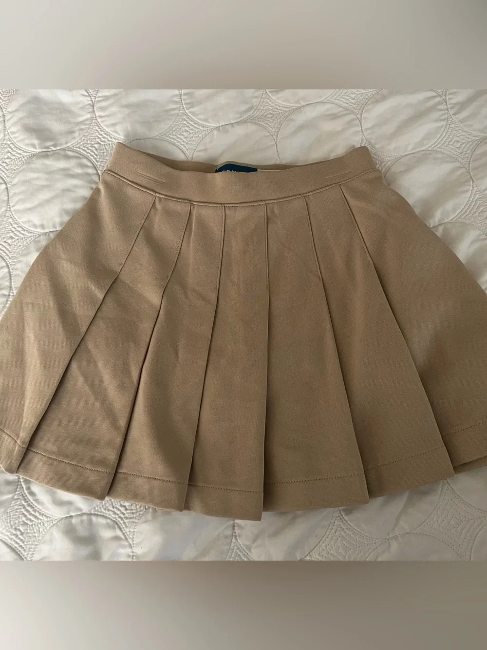 Girls Old Navy Pleated Khaki School Skort - Tan